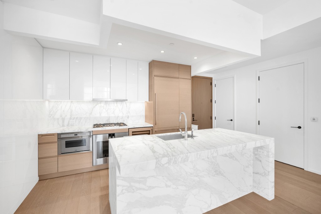 30 Riverside Boulevard, Unit 29J Manhattan, NY 10069 - Photo 3 of 17 Photo 3