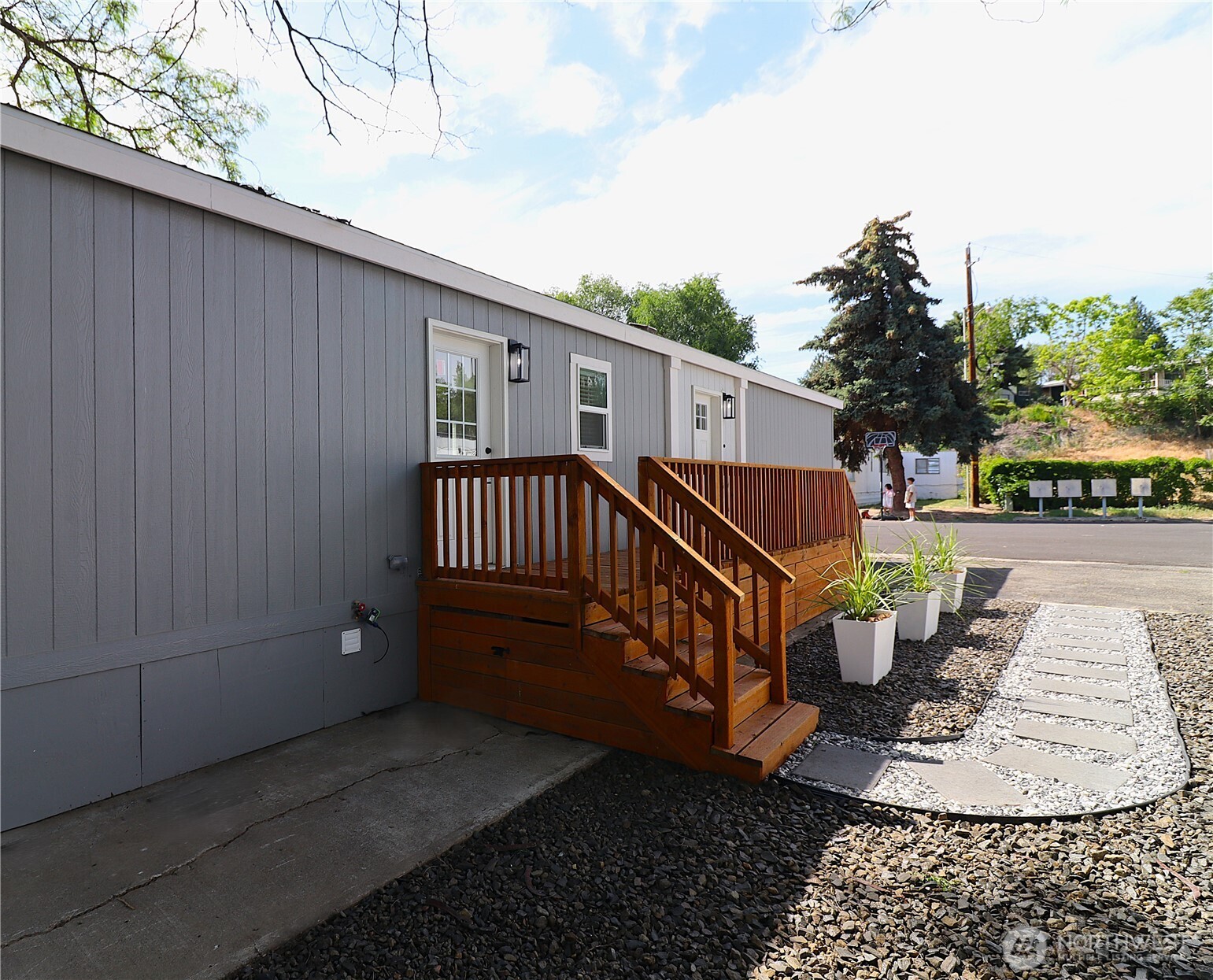 1060 North Wenas Road, Unit 9 Selah, WA 98942 - Photo 4 of 18