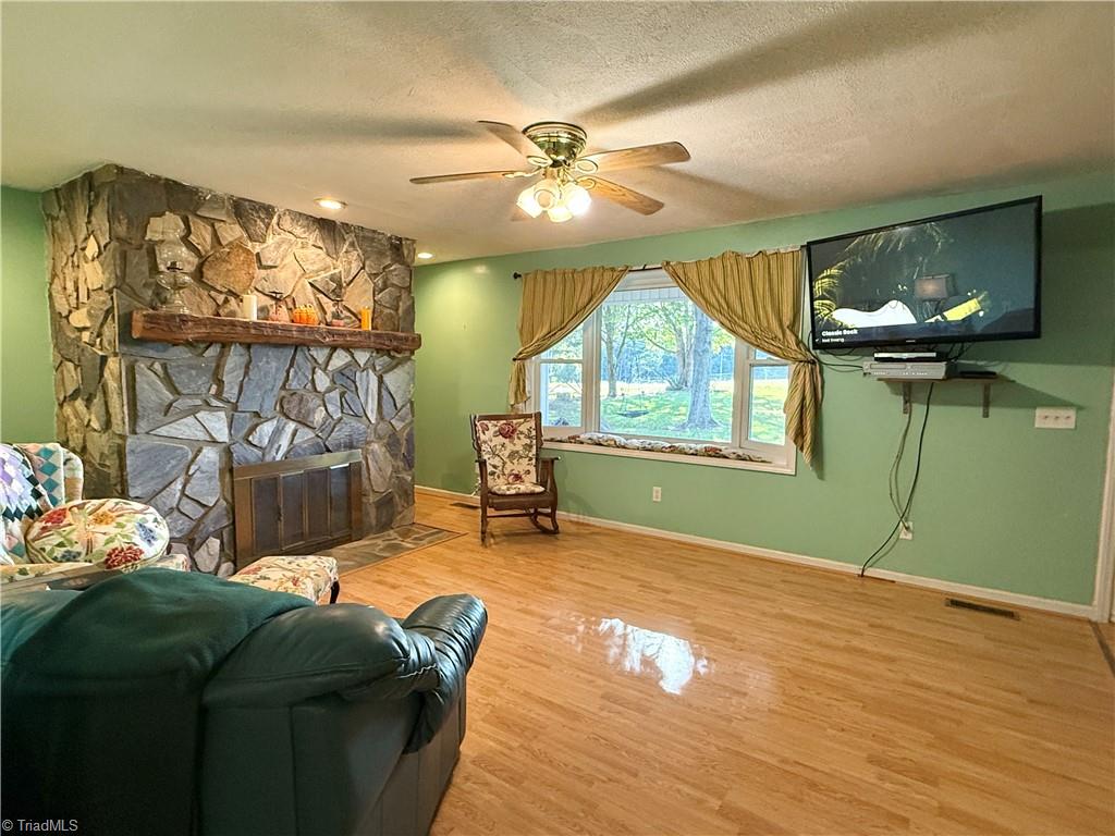 1517 Buffalo Road Sandy Ridge, NC 27046 - Photo 8 of 38