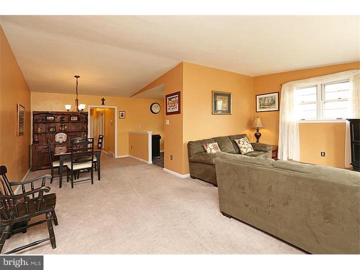 546 Wanamaker Road Jenkintown, PA 19046 - Photo 3 of 20 Gallery Image 3