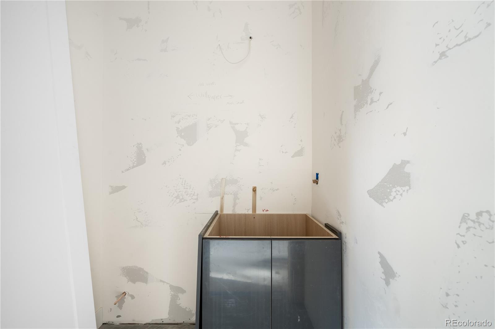 3930 West Byron Place Denver, CO 80212 - Photo 11 of 37