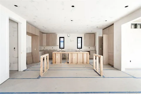 a view of entryway with white walls