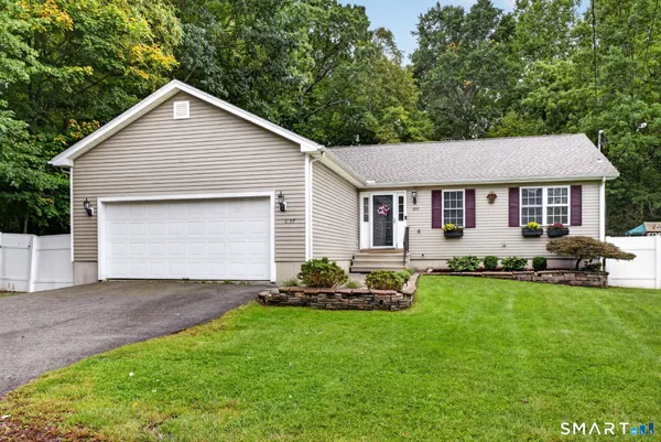 $425,000 | 1137 Ridgewood Road, Middletown, CT 06457