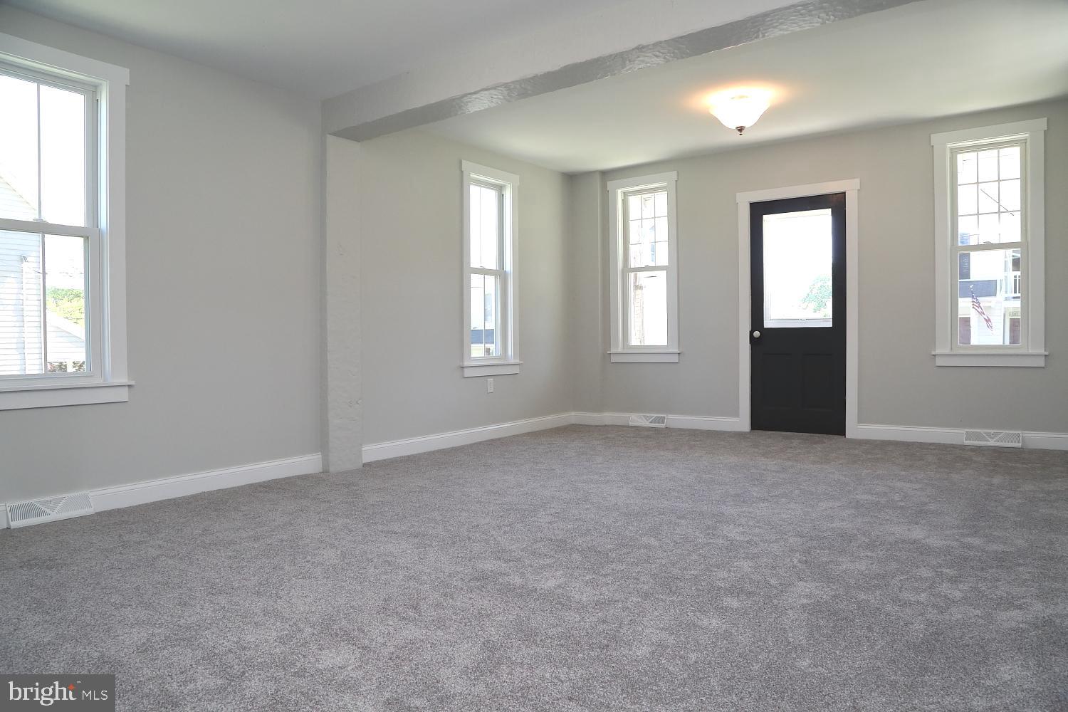 985 Maple Street Lititz, PA 17543 - Photo 7 of 23
