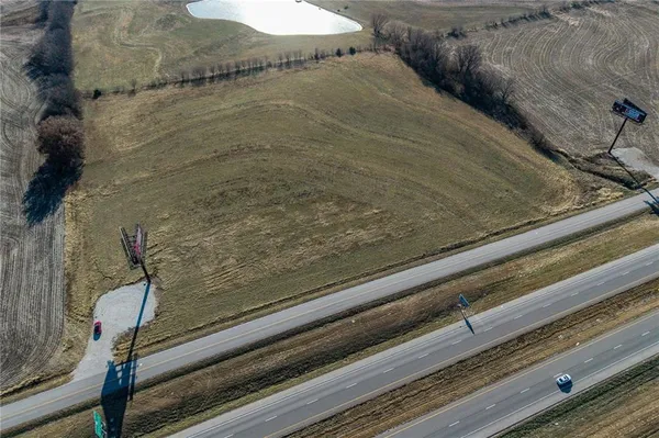$250,000 | 40 Highway 40, Higginsville, MO 64037