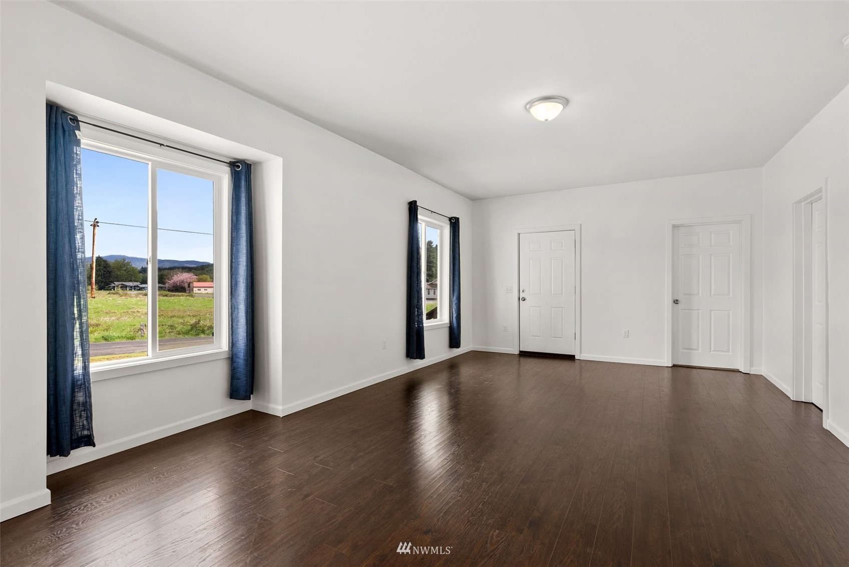 2325 A Street Raymond, WA 98577 - Photo 5 of 18 Gallery Image 5
