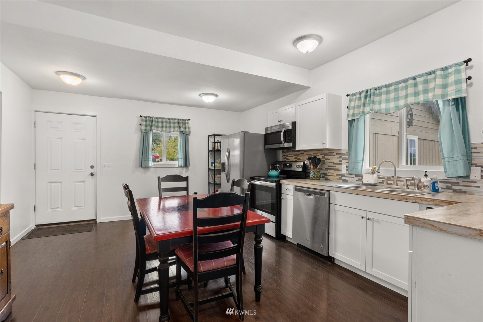 2325 A Street Raymond, WA 98577 - Photo 6 of 18 Gallery Image 6