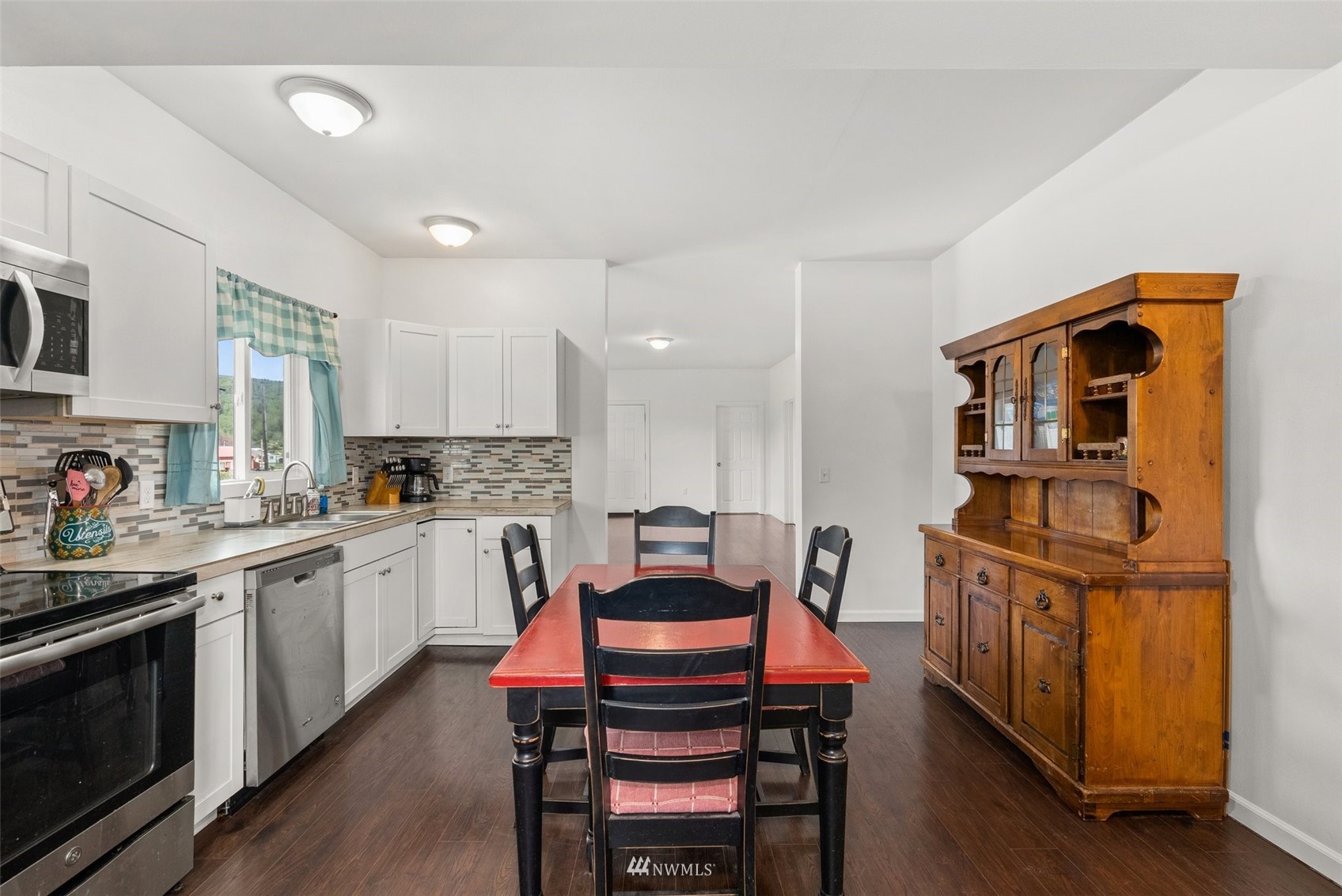 2325 A Street Raymond, WA 98577 - Photo 8 of 18 Gallery Image 8