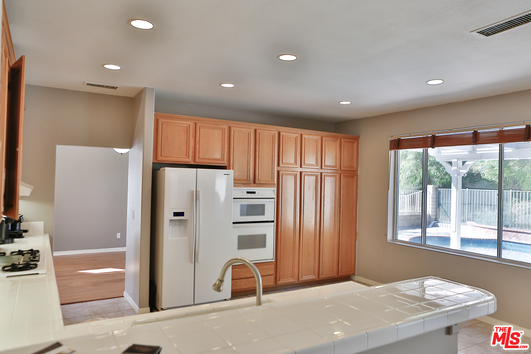 28557 Haskell Canyon Road Saugus, CA 91390 - Photo 12 of 42