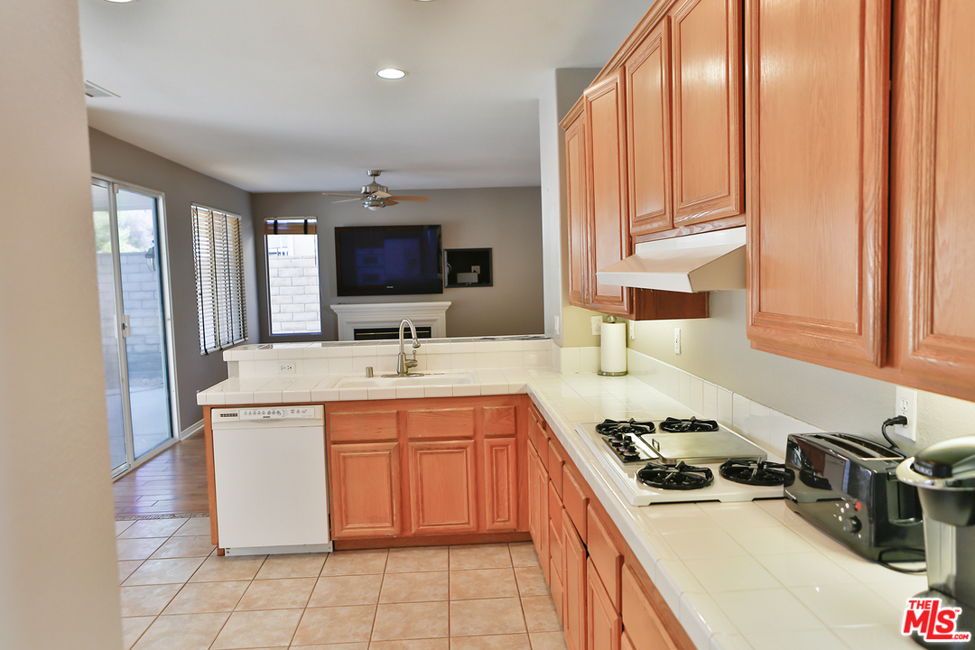 28557 Haskell Canyon Road Saugus, CA 91390 - Photo 15 of 42
