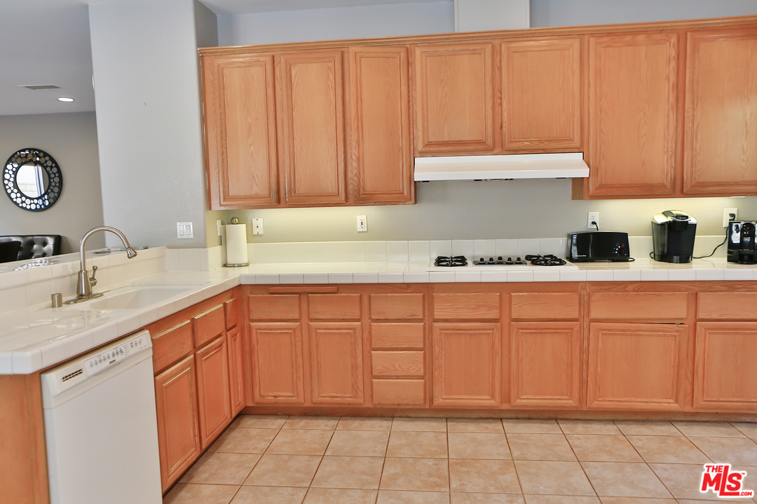 28557 Haskell Canyon Road Saugus, CA 91390 - Photo 16 of 42