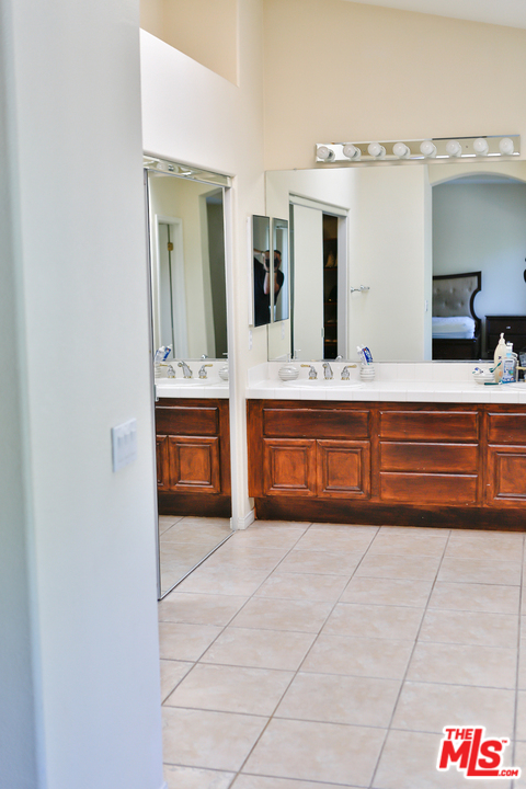 28557 Haskell Canyon Road Saugus, CA 91390 - Photo 19 of 42