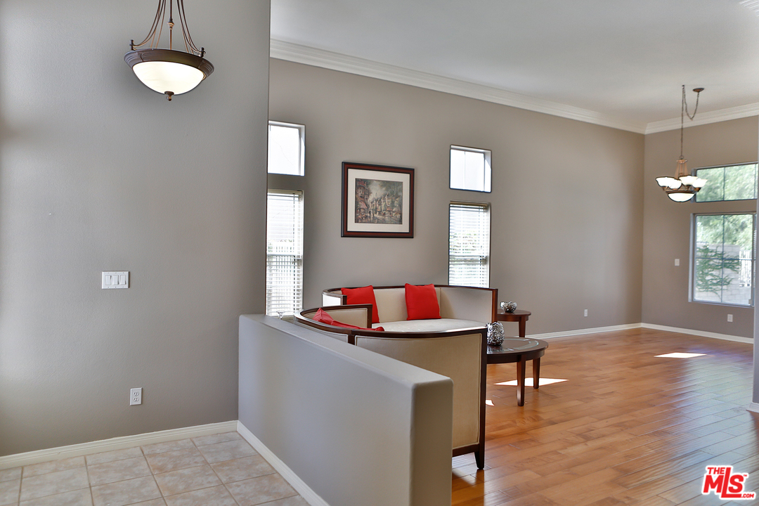 28557 Haskell Canyon Road Saugus, CA 91390 - Photo 3 of 42