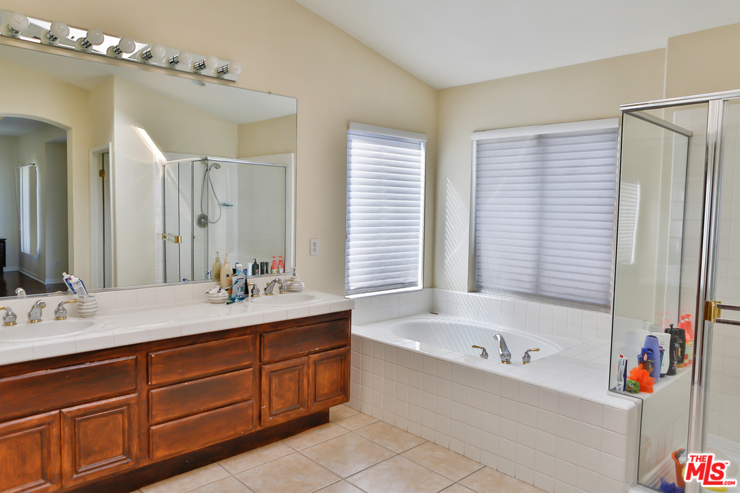 28557 Haskell Canyon Road Saugus, CA 91390 - Photo 22 of 42
