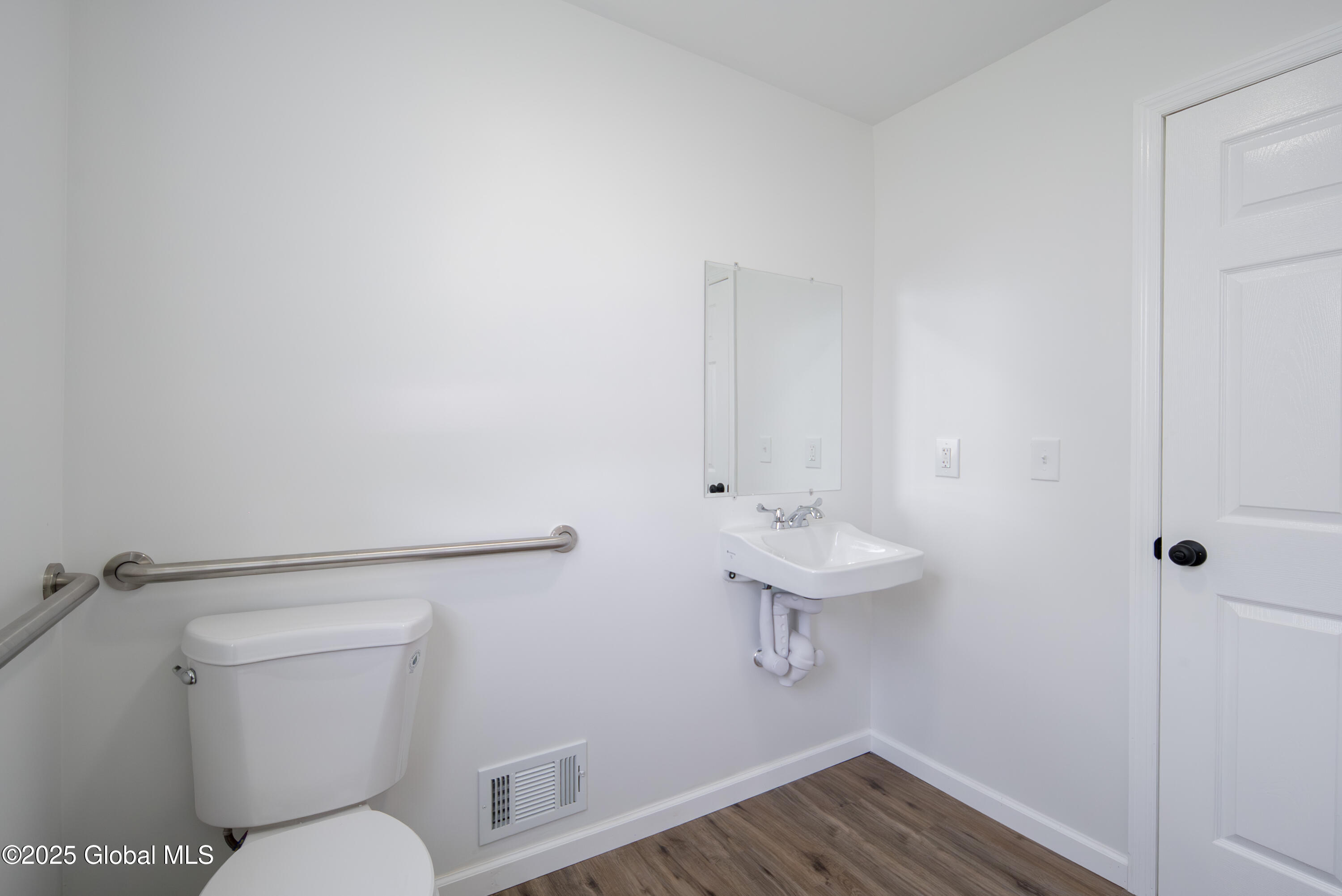 135 Freemans Bridge Road Glenville, NY 12302 - Photo 17 of 54 018