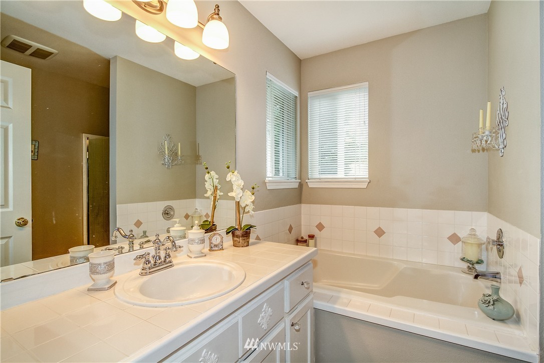 3232 201st Place Southeast Bothell, WA 98012 - Photo 17 of 24