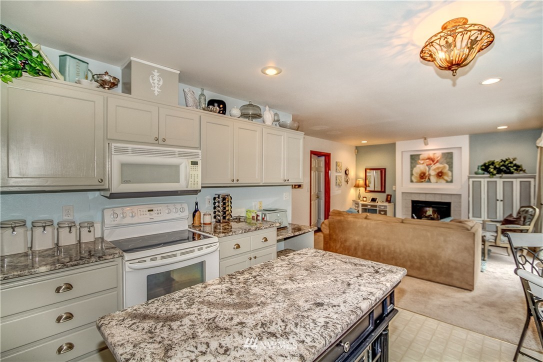 3232 201st Place Southeast Bothell, WA 98012 - Photo 8 of 24