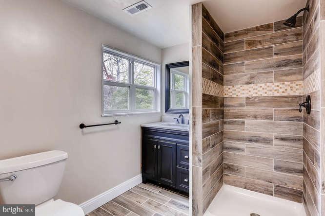 4876 Mountain Road Pasadena, MD 21122 - Photo 22 of 27 Bath