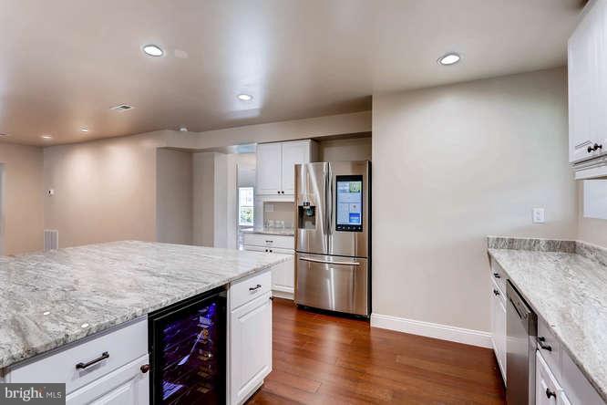 4876 Mountain Road Pasadena, MD 21122 - Photo 9 of 27 Kitchen