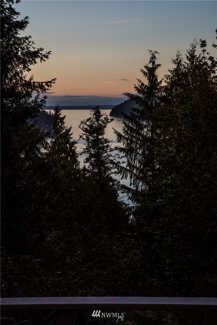218 Chuckanut Point Road Bellingham, WA 98229 - Photo 4 of 25