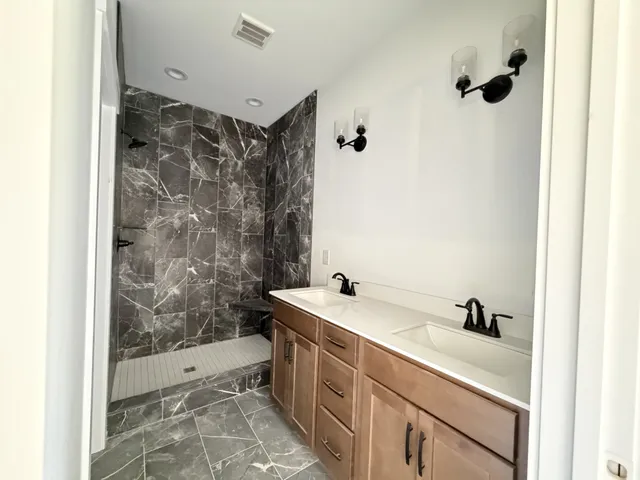 $344,900 | 985 Long Beech Drive, Clarksville, TN 37042