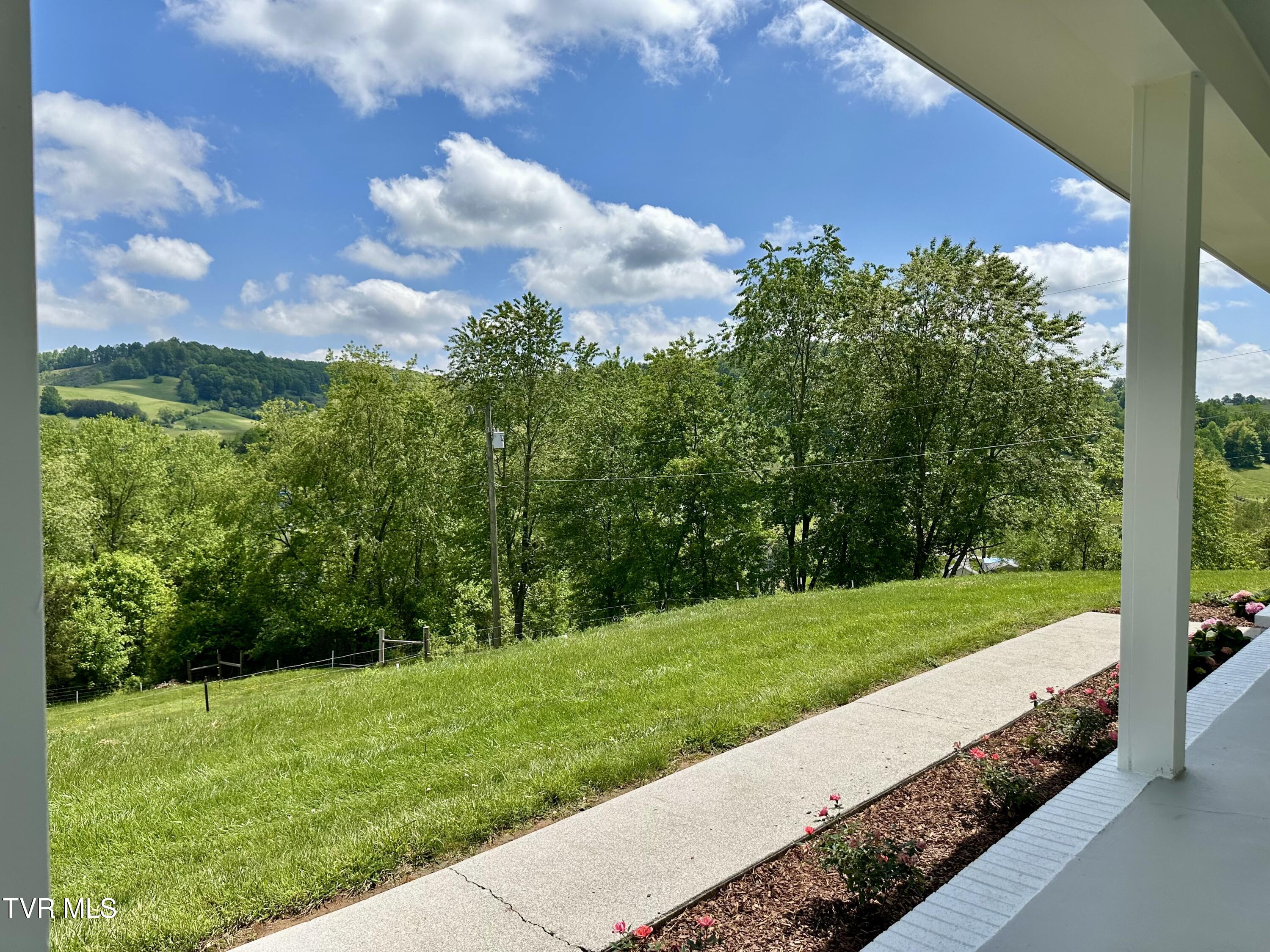 8467 Rich Valley Road Bristol, VA 24202 - Photo 18 of 63 IMG_8858