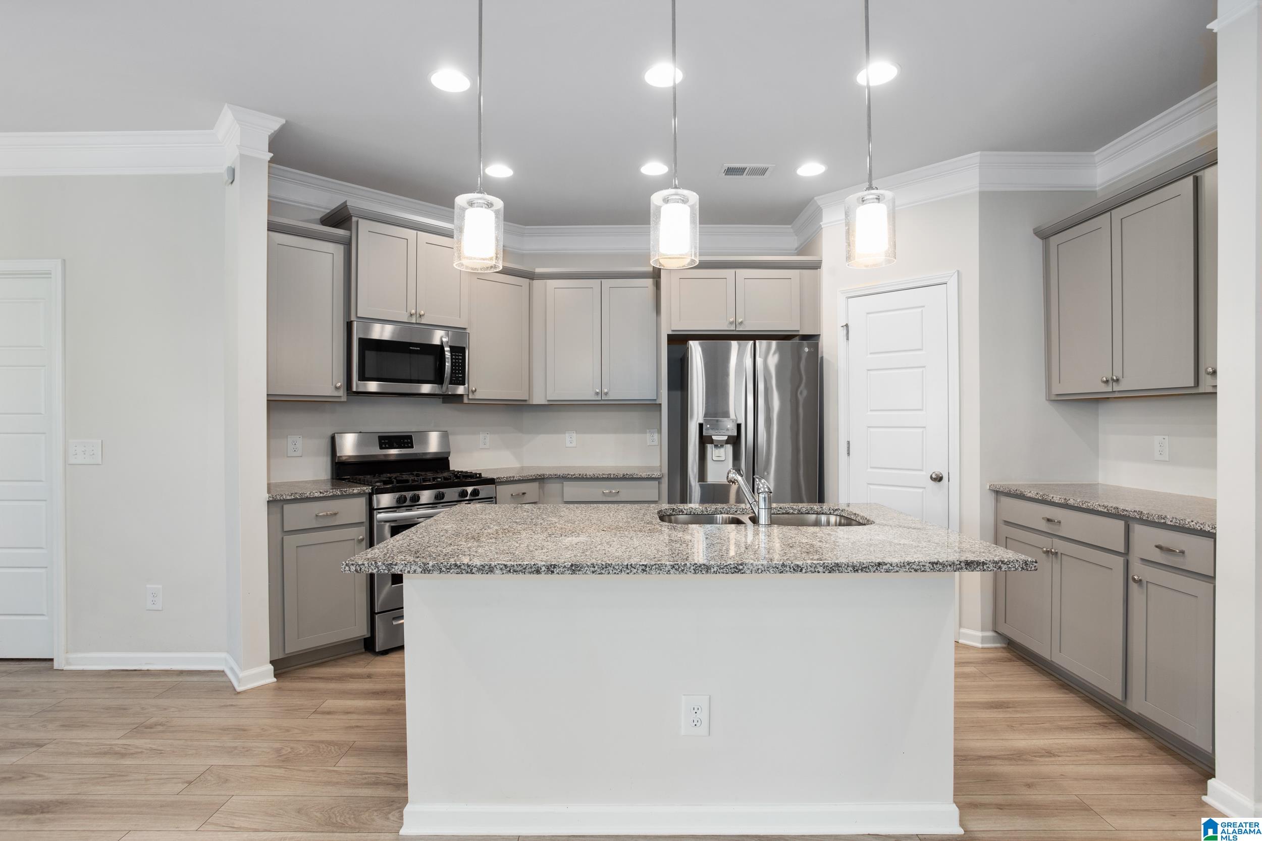 89 Light Lane Oxford, AL 36203 - Photo 3 of 32