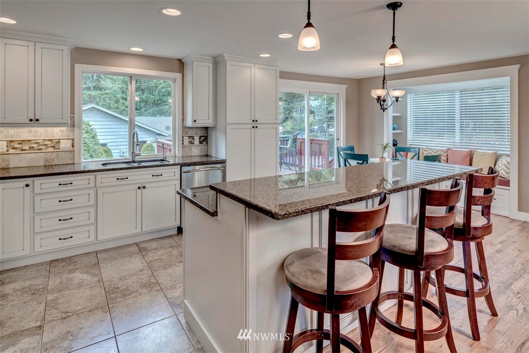11828 Northeast 155th Street Bothell, WA 98011 - Photo 11 of 23 Gallery Image 11