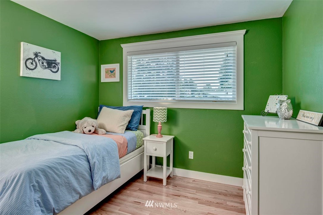 11828 Northeast 155th Street Bothell, WA 98011 - Photo 12 of 23 Gallery Image 12