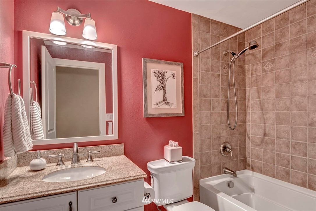 11828 Northeast 155th Street Bothell, WA 98011 - Photo 13 of 23 Gallery Image 13