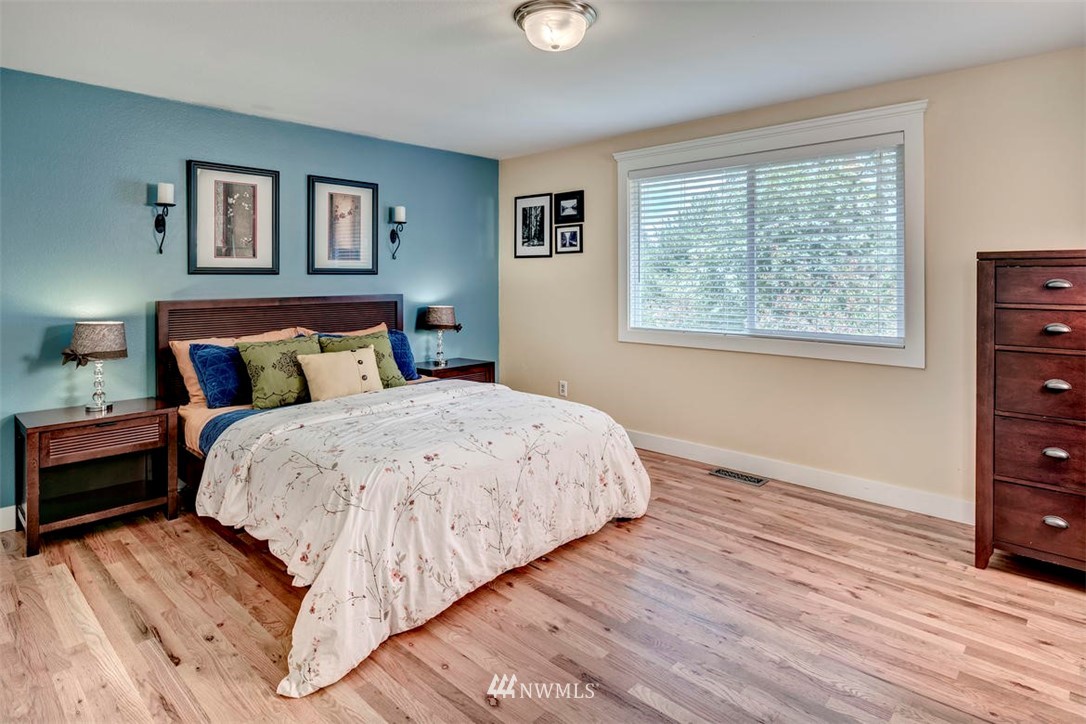 11828 Northeast 155th Street Bothell, WA 98011 - Photo 15 of 23 Gallery Image 15