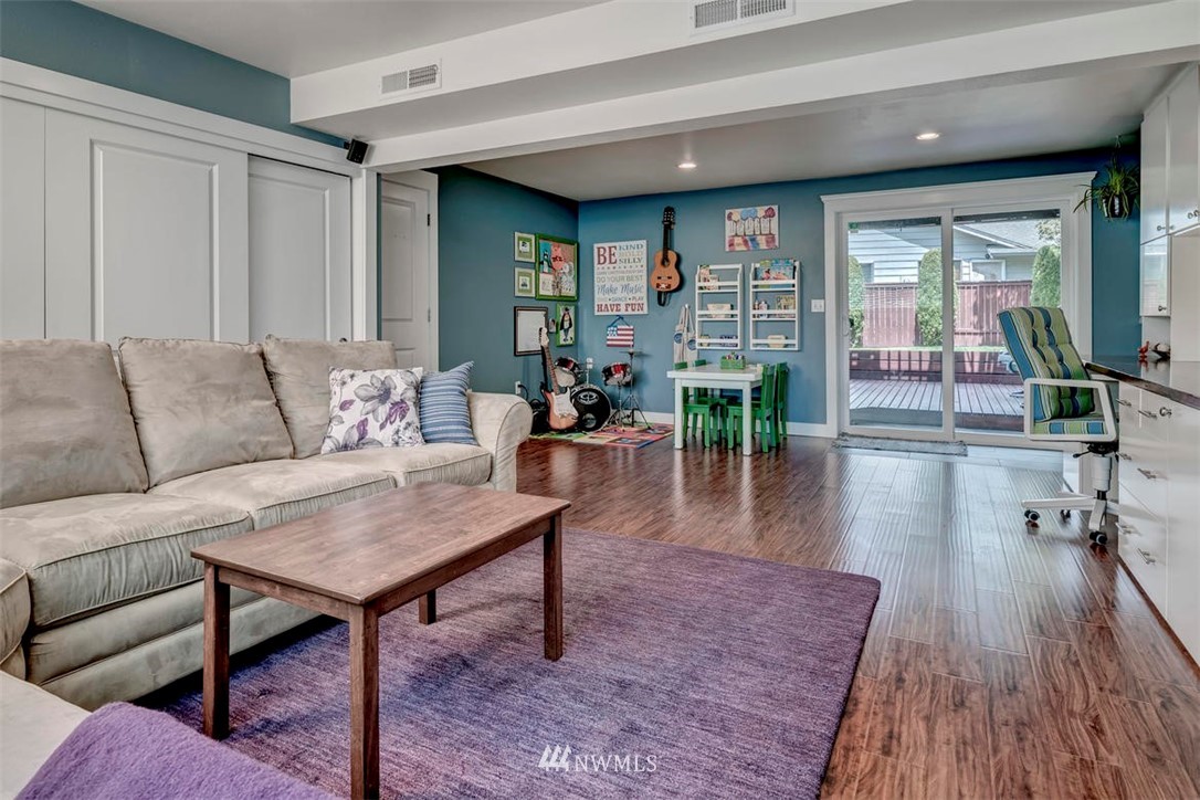 11828 Northeast 155th Street Bothell, WA 98011 - Photo 19 of 23 Gallery Image 19