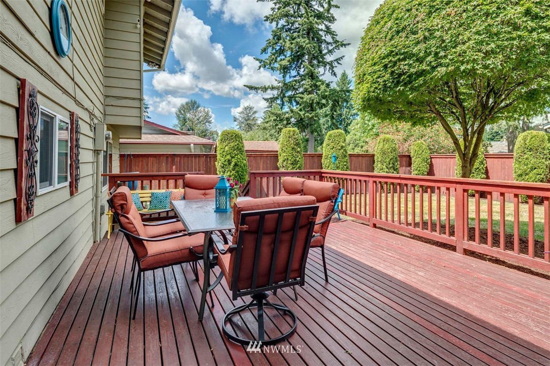 11828 Northeast 155th Street Bothell, WA 98011 - Photo 22 of 23 Gallery Image 22