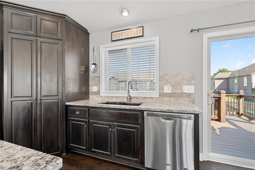 117 South Westglen Drive Raymore, MO 64083 - Photo 11 of 38