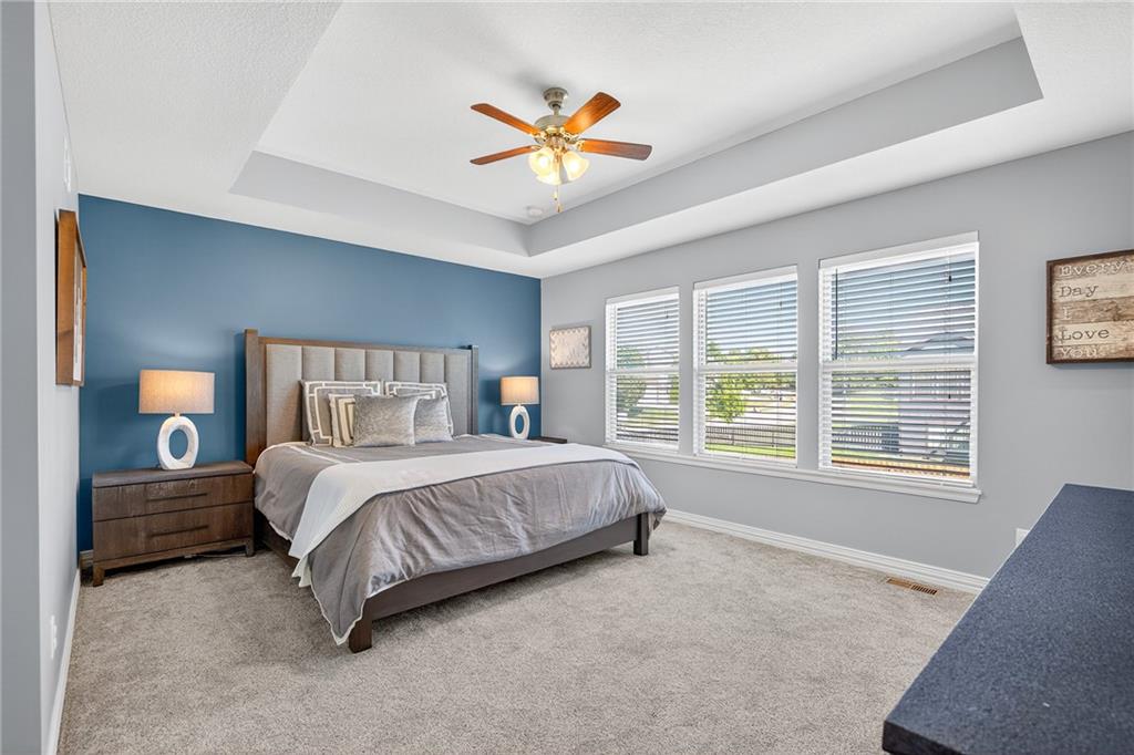 117 South Westglen Drive Raymore, MO 64083 - Photo 15 of 38