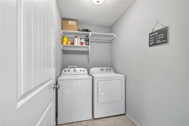 $390,000 | 117 South Westglen Drive, Raymore, MO 64083