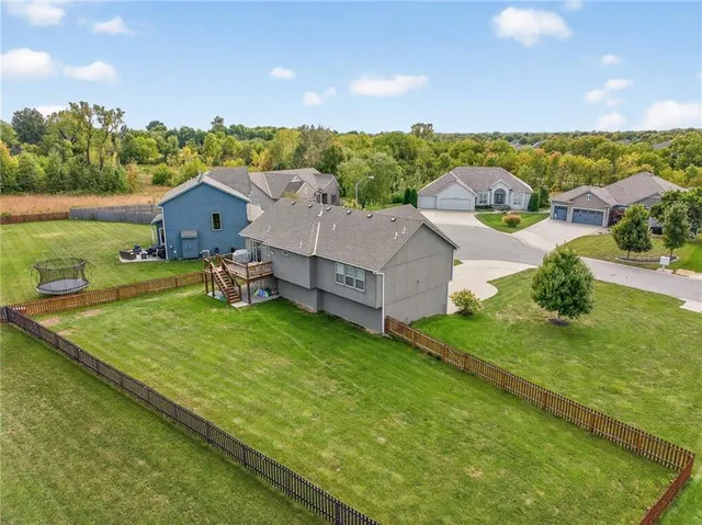 $390,000 | 117 South Westglen Drive, Raymore, MO 64083