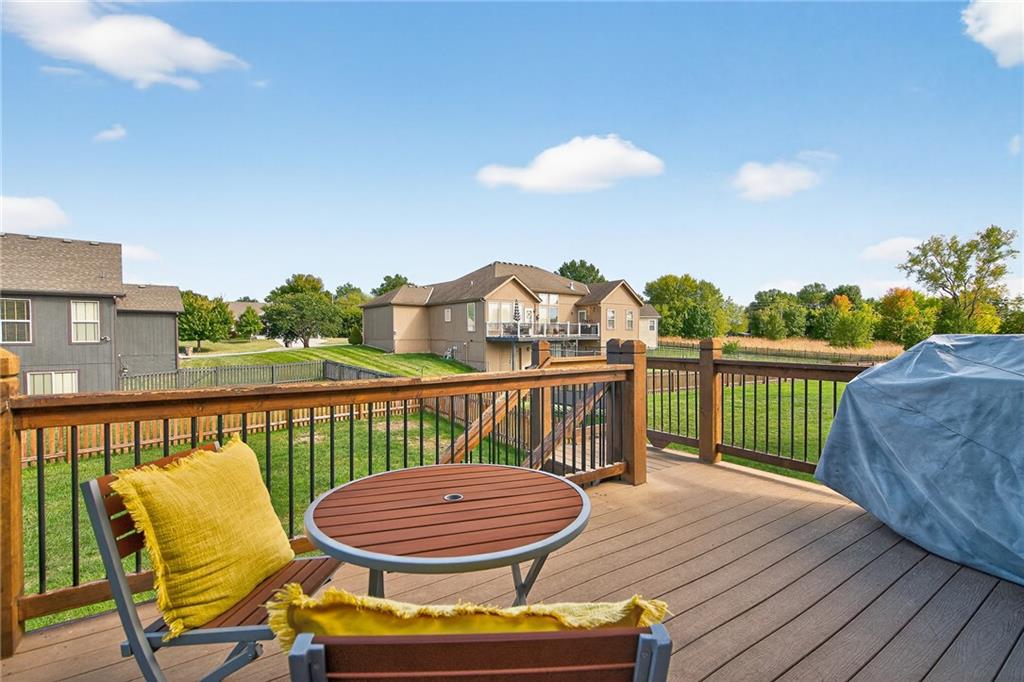 117 South Westglen Drive Raymore, MO 64083 - Photo 4 of 38