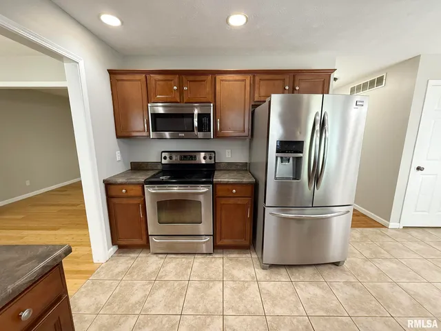 $2,499 | 2119 West Miners Drive, Dunlap, IL 61525