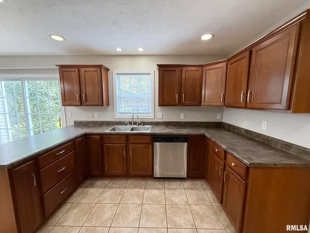 $2,499 | 2119 West Miners Drive, Dunlap, IL 61525