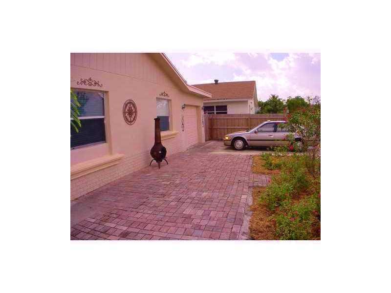 6340 North Dixie Highway Boca Raton, FL 33487 - Photo 1 of 2 Exterior