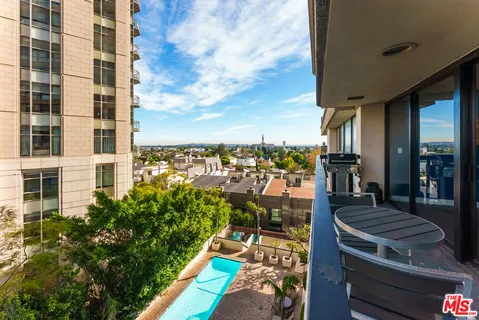 $999,995 | 10790 Wilshire Boulevard, Unit 404, Los Angeles, CA 90024