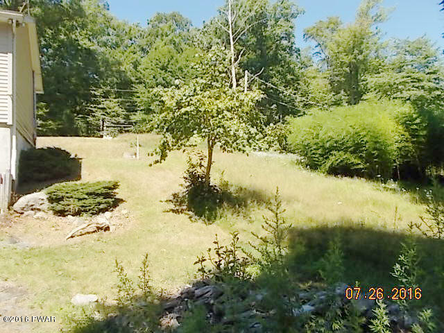 145 Meadow Ridge Acres Road Milford, PA 18337 - Photo 5 of 12 Side Yard