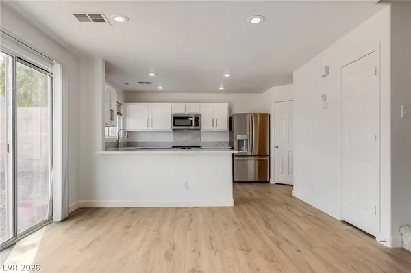 $3,000 | 10429 Vinson Point Avenue, Las Vegas, NV 89129