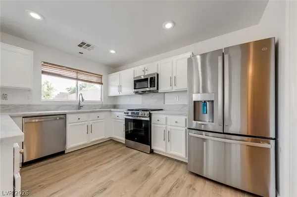 $3,000 | 10429 Vinson Point Avenue, Las Vegas, NV 89129