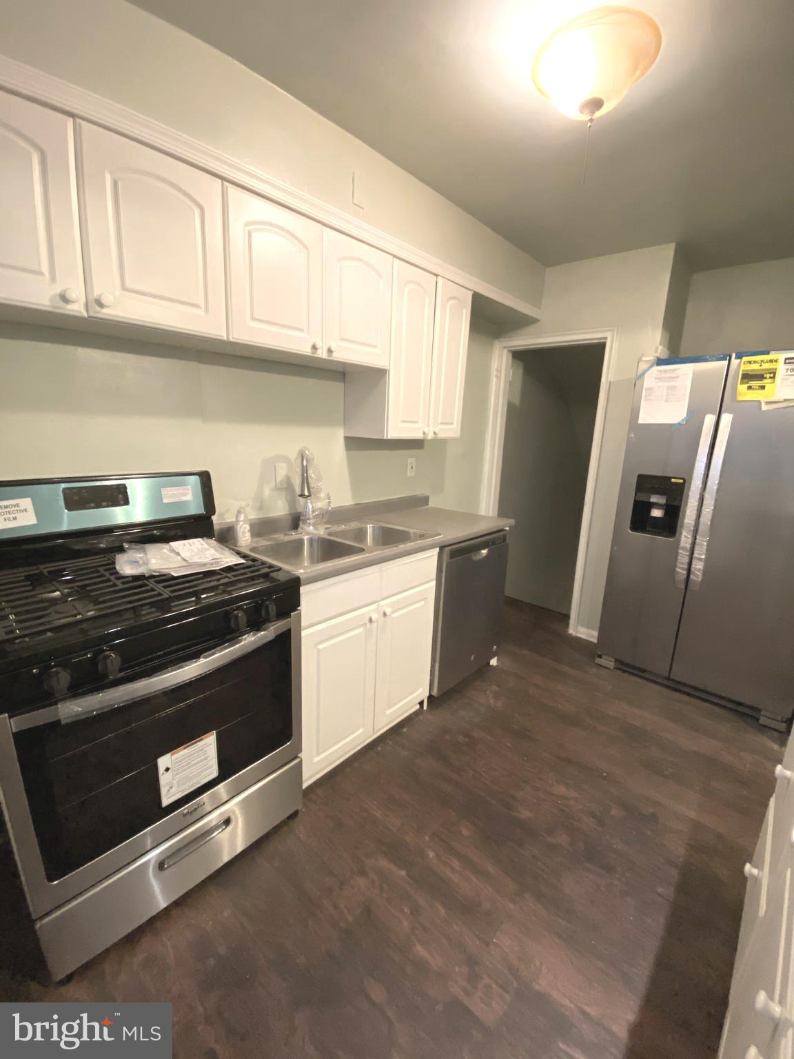 7702 Wynbrook Road Baltimore, MD 21224 - Photo 2 of 30 Kitchen