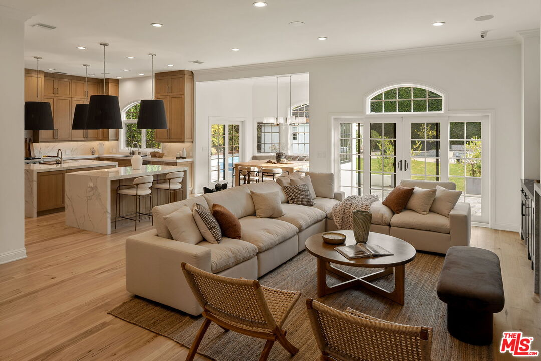 280 Homewood Road Los Angeles, CA 90049 - Photo 12 of 53