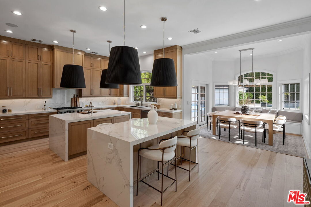 280 Homewood Road Los Angeles, CA 90049 - Photo 20 of 53