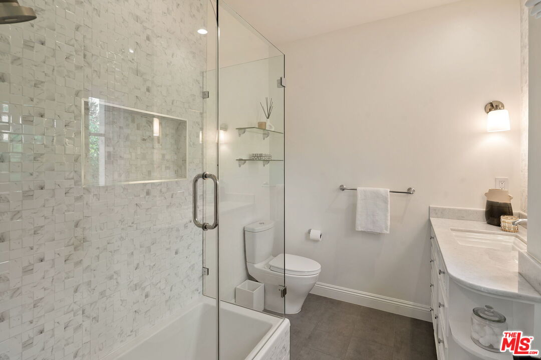 280 Homewood Road Los Angeles, CA 90049 - Photo 32 of 53