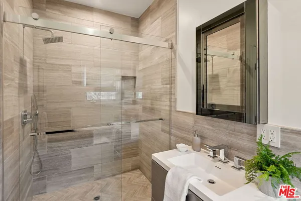 $62,500 | 280 Homewood Road, Los Angeles, CA 90049